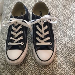 Navy blue converse